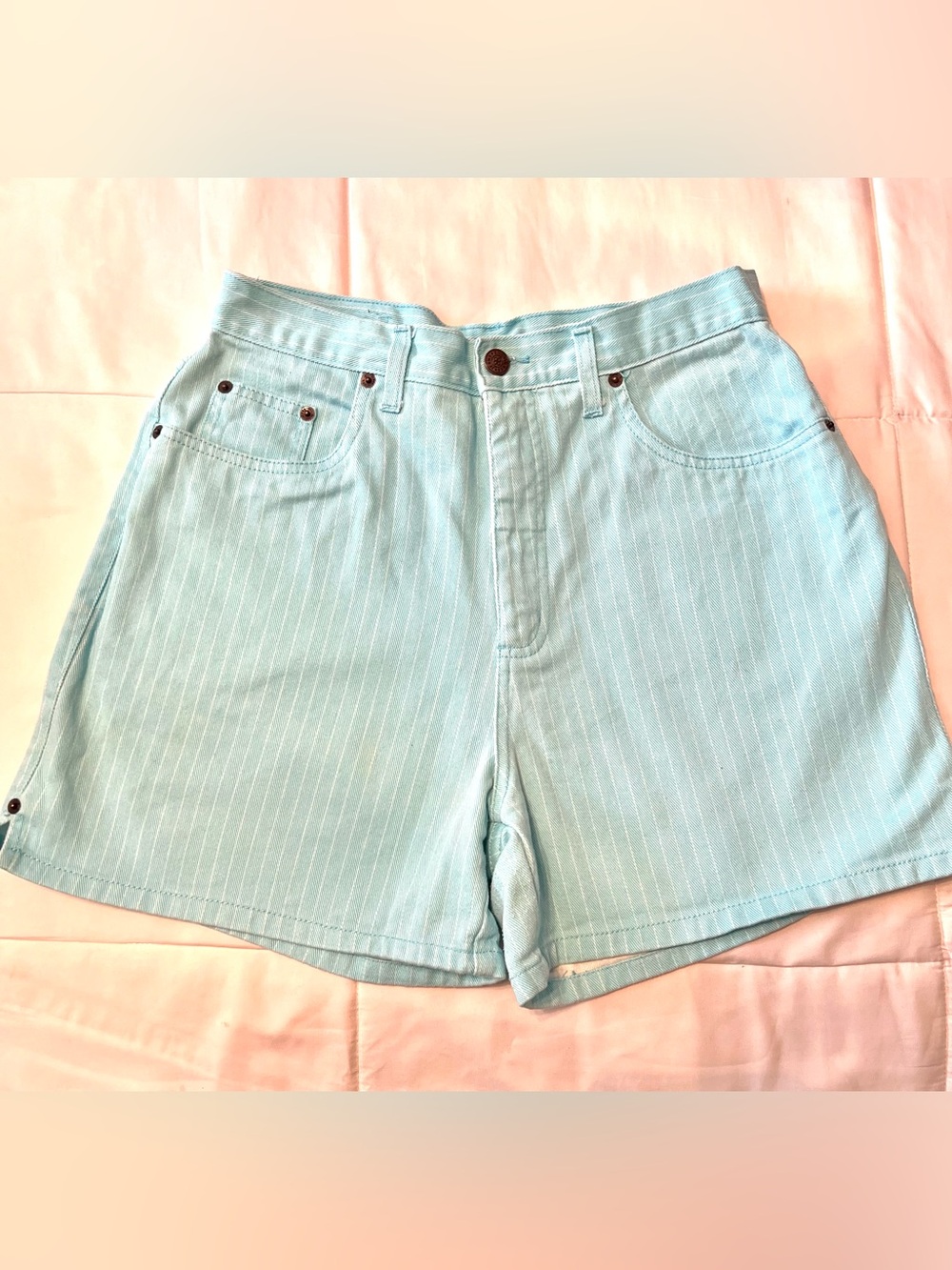 Bill Blass Vintage Retro 90s Women’s High-Waist Aqua Pinstripe Mom‎ Shorts-10